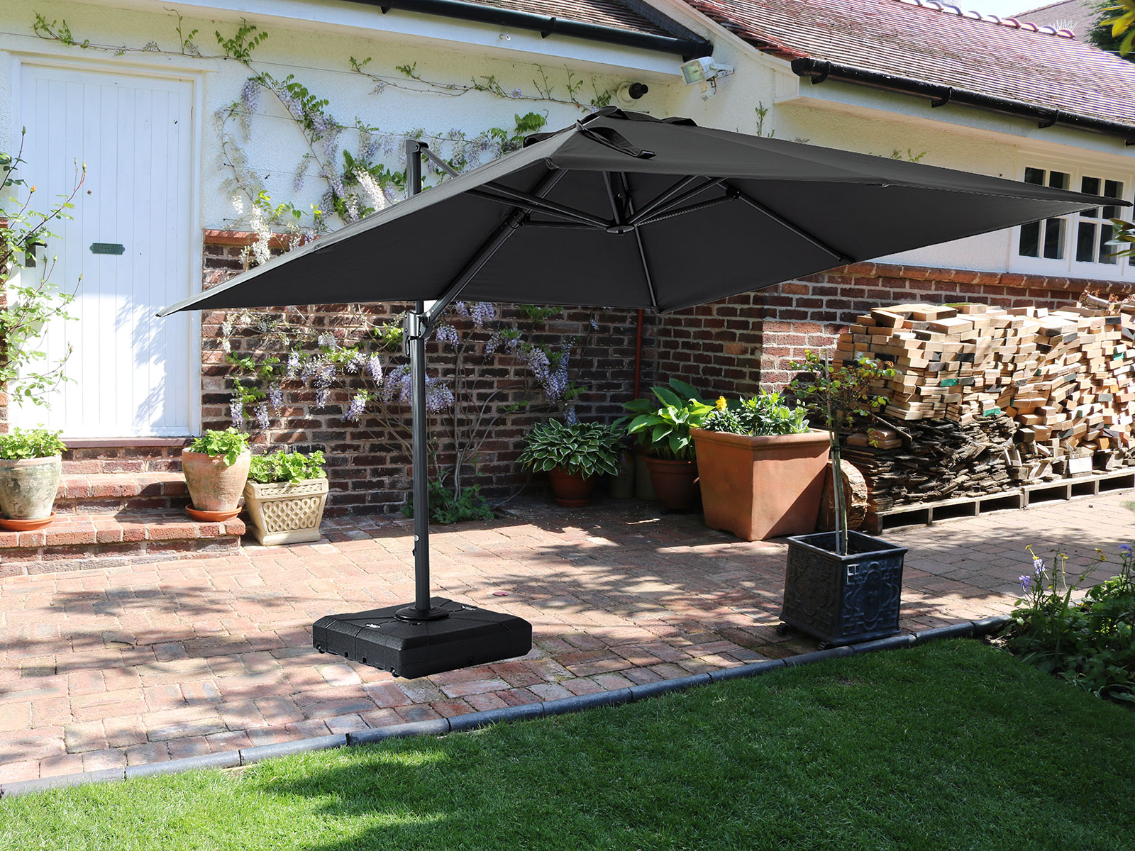 3m Luxury Rotating & Tilting Parasol With Weather Cover