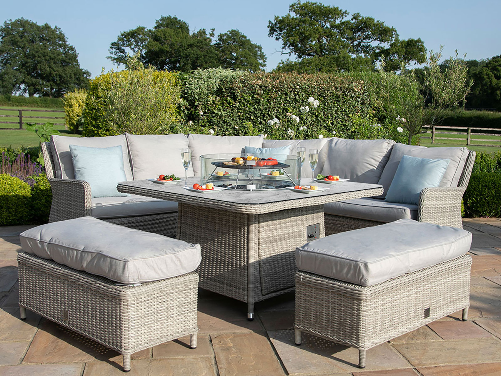 Royal Corner Fire Pit Dining Set